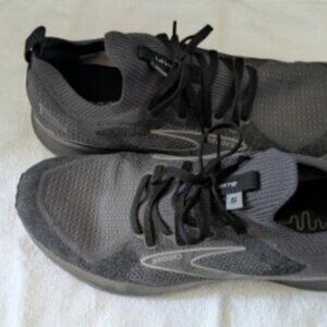 Brooks Men's Levitate 5 Neutral Running Shoe